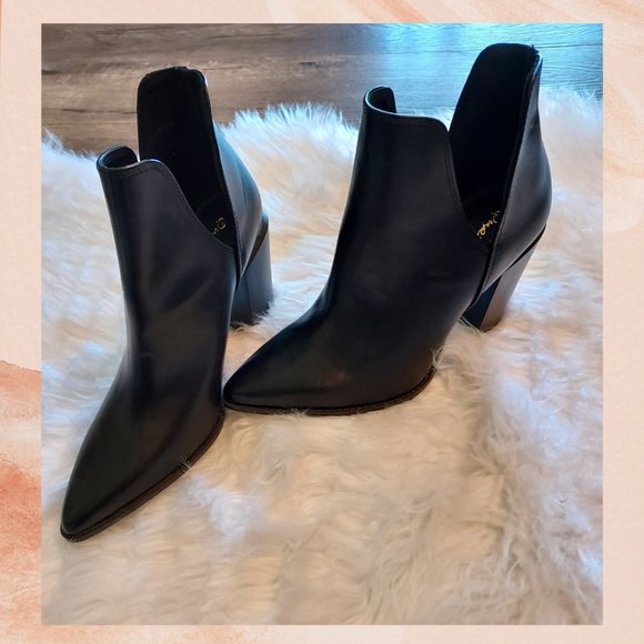 Qupid Black Slip-On Cut-Out Block Heel Ankle Bootie - Picture 2 of 5